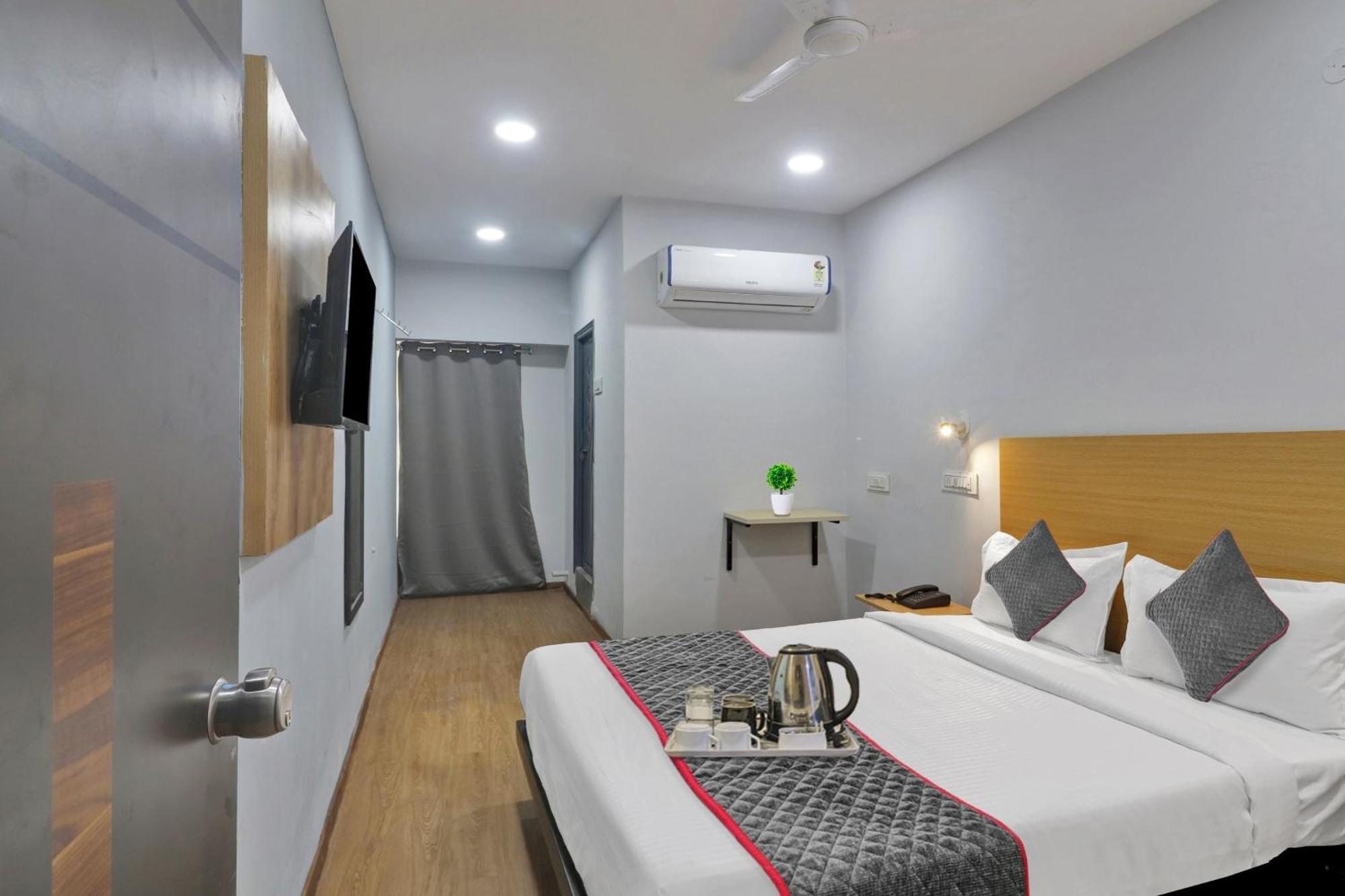 Townhouse S Continental Hotel ไฮเดอราบัด ภายนอก รูปภาพ