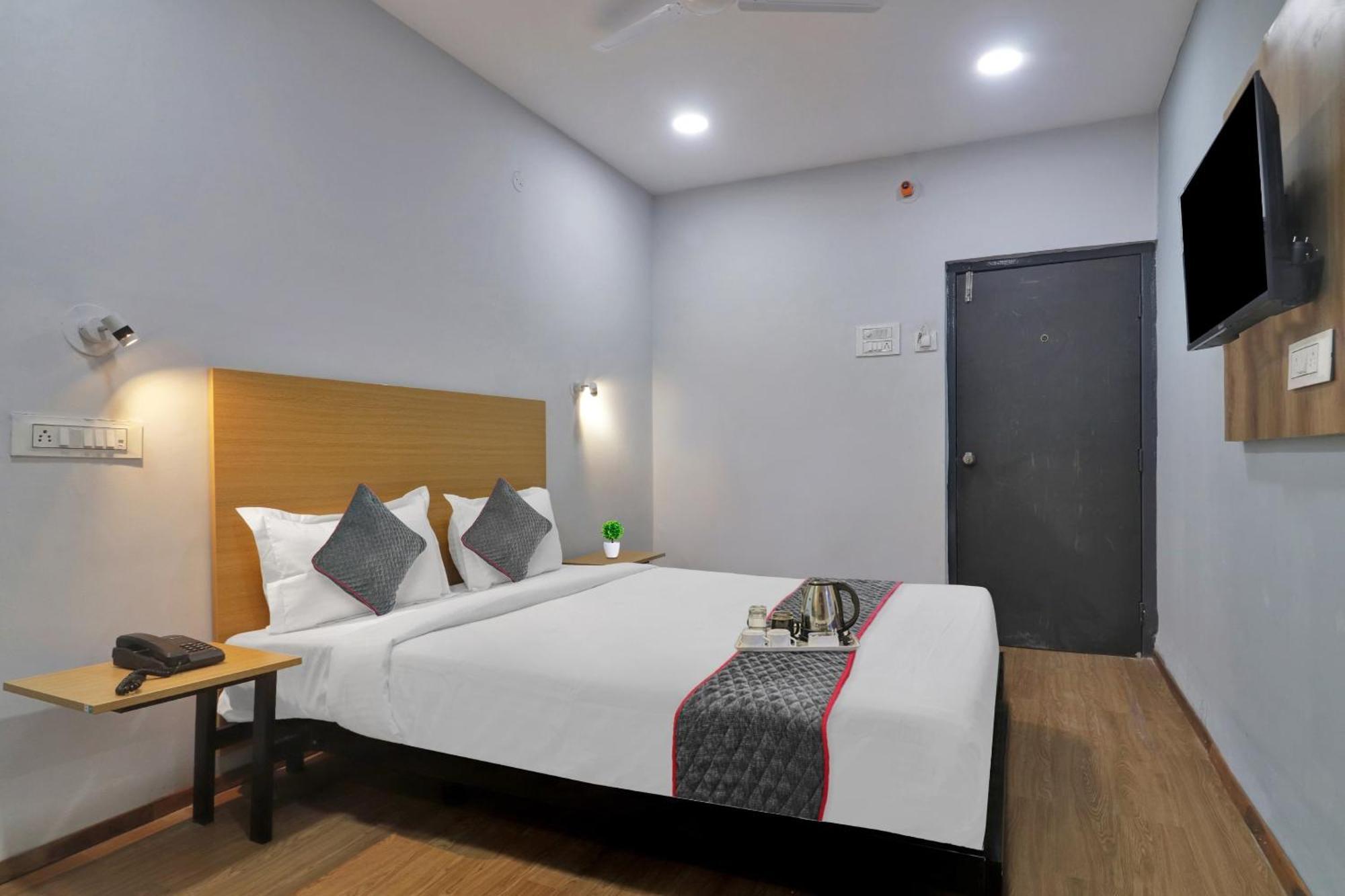Townhouse S Continental Hotel ไฮเดอราบัด ภายนอก รูปภาพ