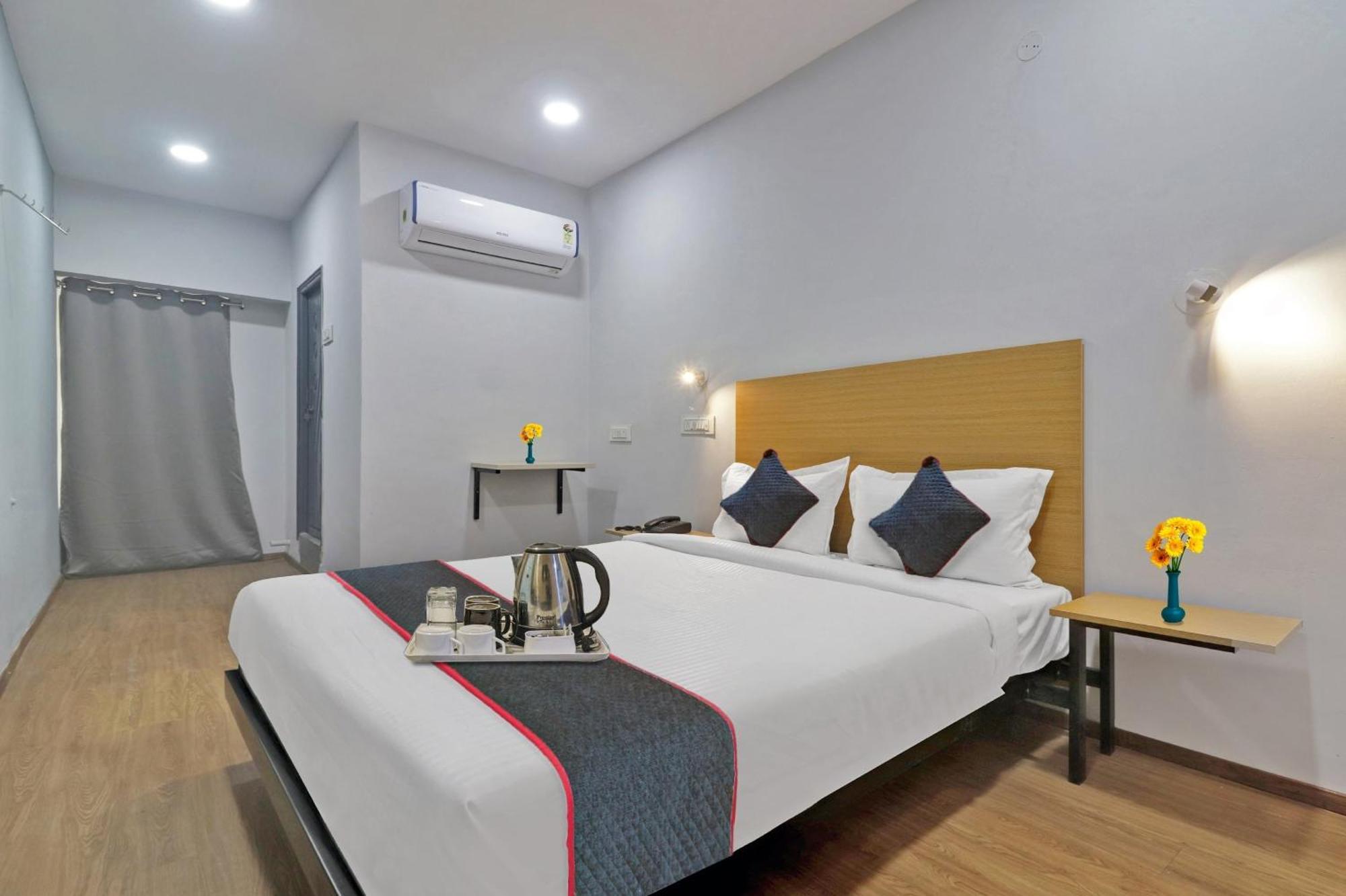 Townhouse S Continental Hotel ไฮเดอราบัด ภายนอก รูปภาพ