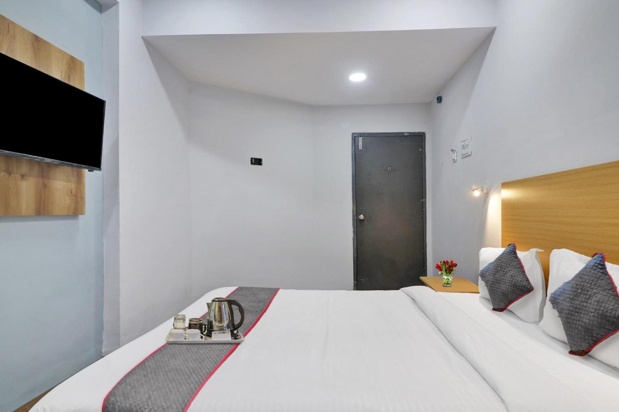 Townhouse S Continental Hotel ไฮเดอราบัด ภายนอก รูปภาพ