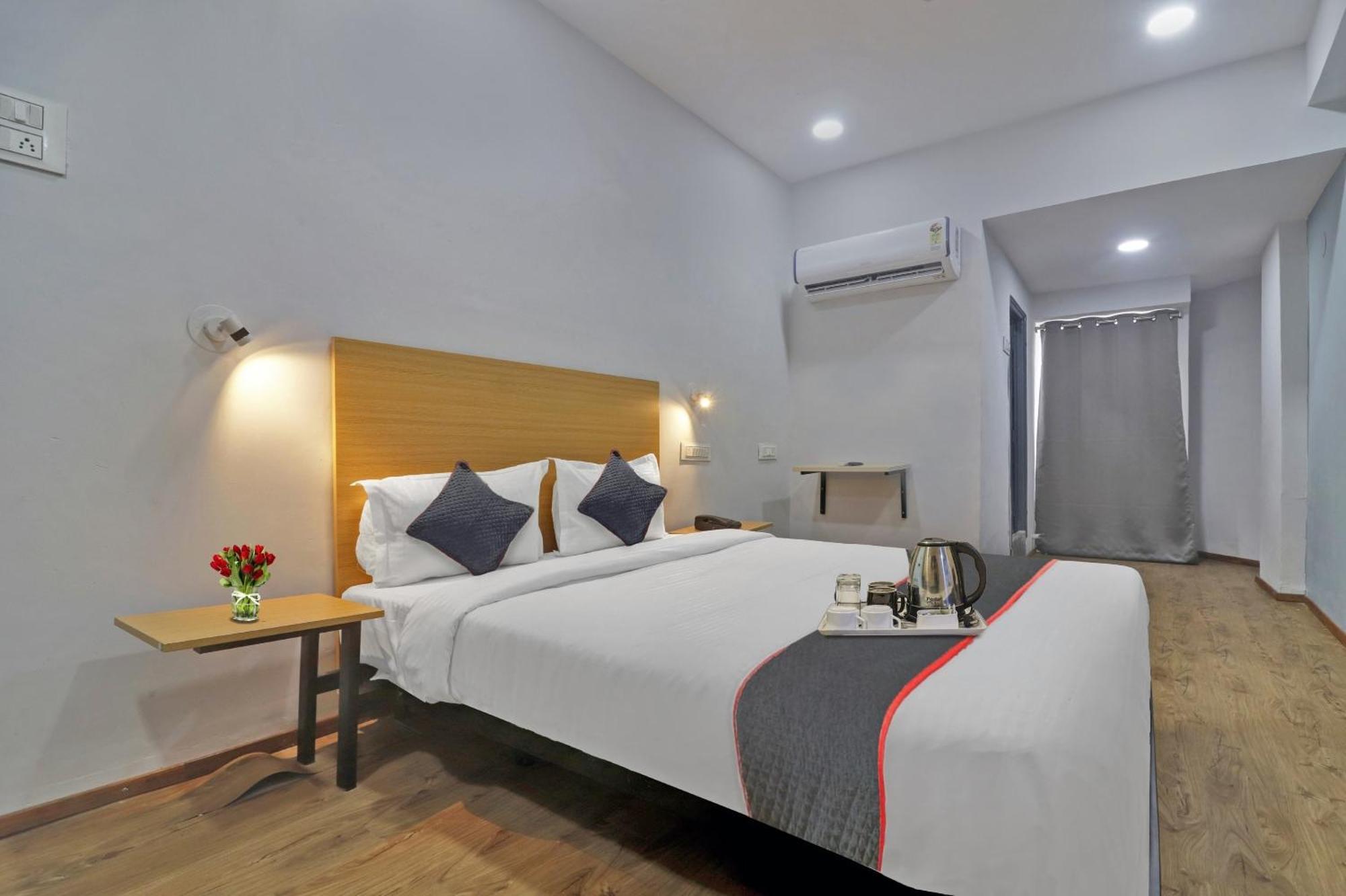 Townhouse S Continental Hotel ไฮเดอราบัด ภายนอก รูปภาพ