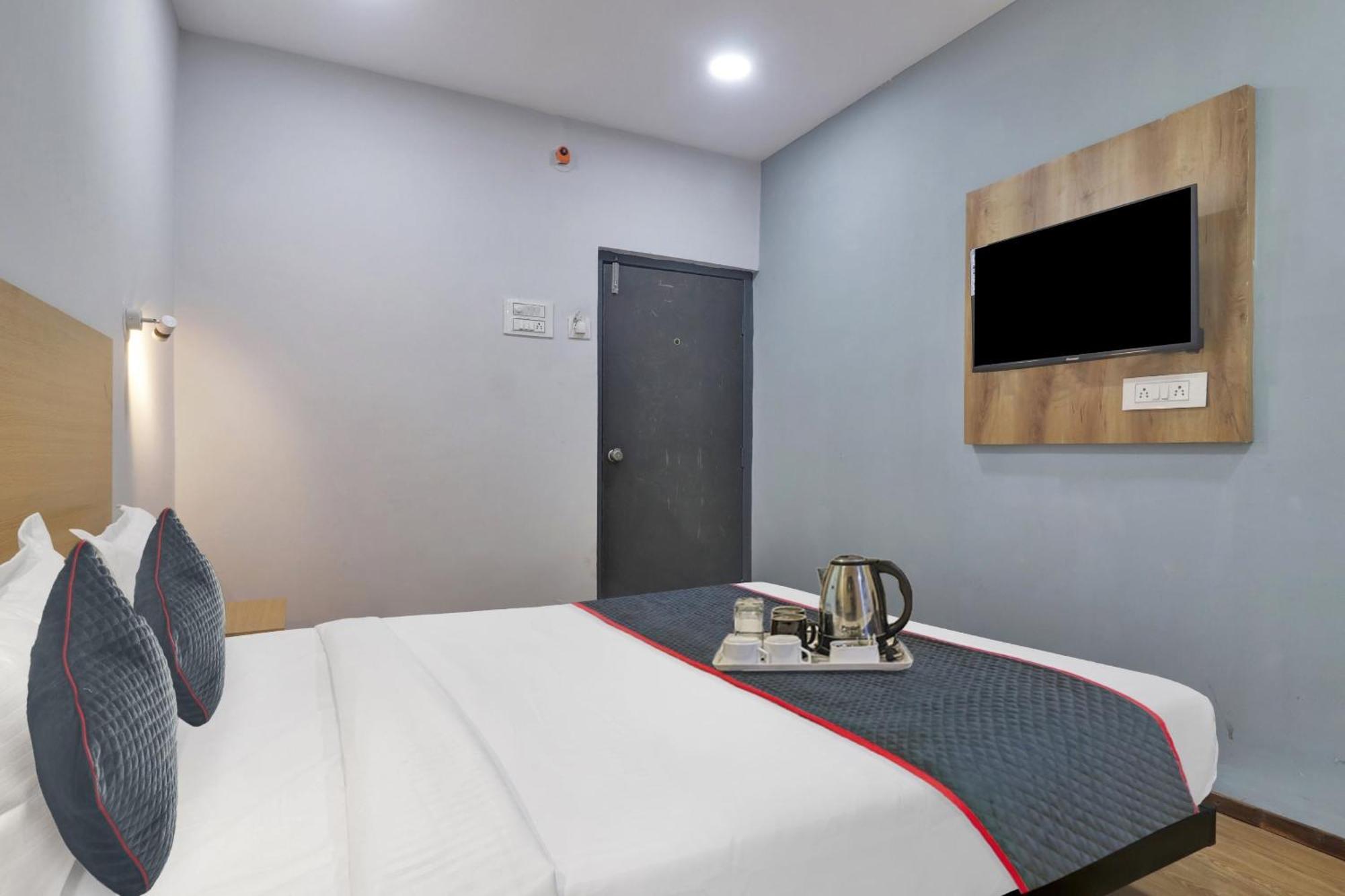 Townhouse S Continental Hotel ไฮเดอราบัด ภายนอก รูปภาพ