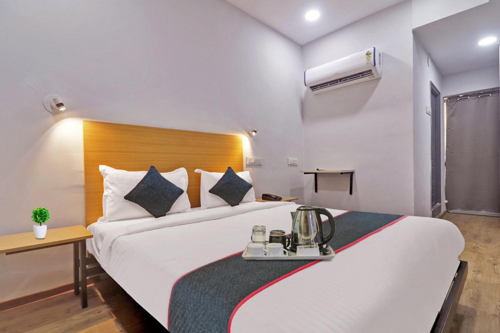 Townhouse S Continental Hotel ไฮเดอราบัด ภายนอก รูปภาพ
