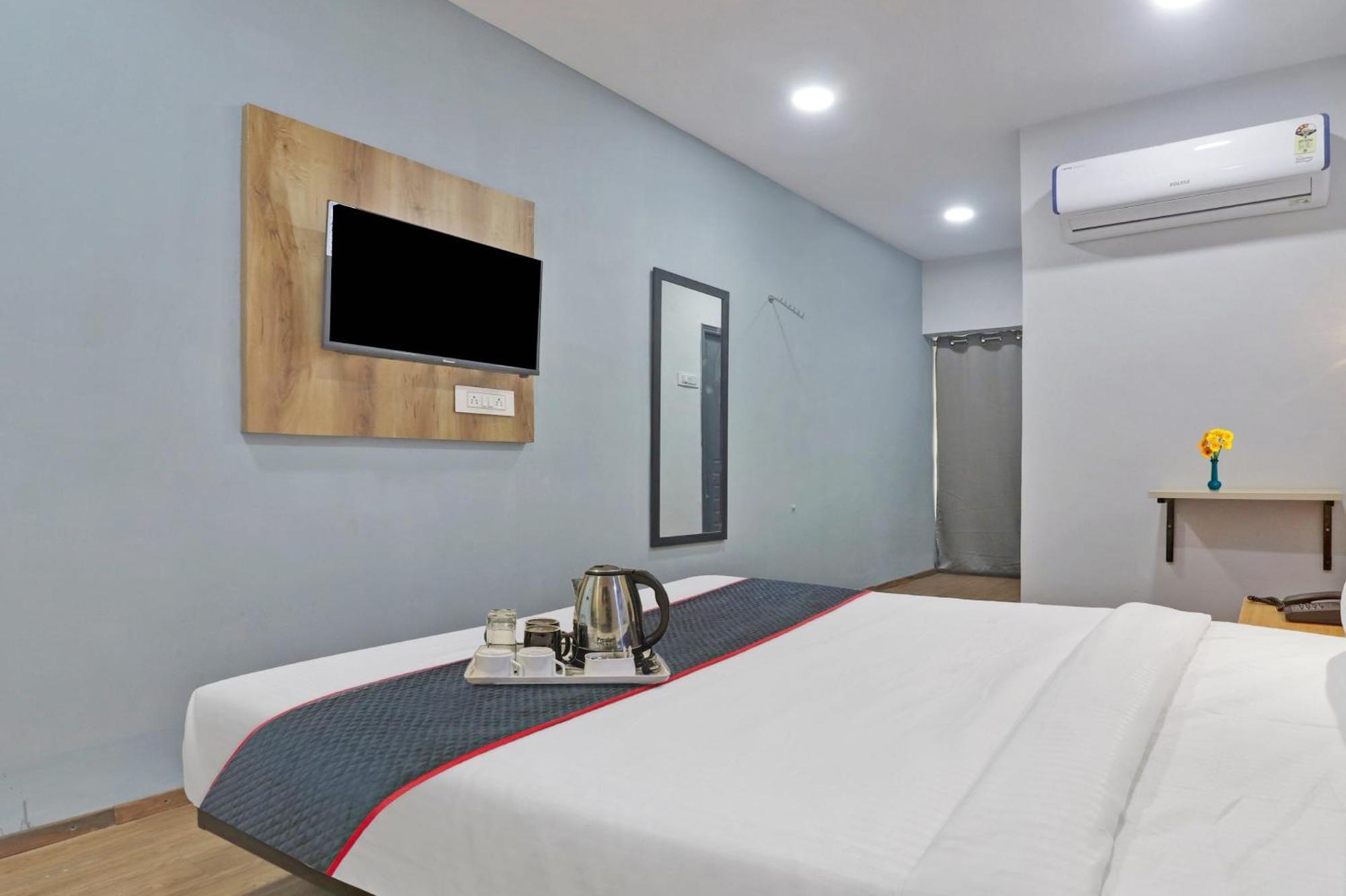 Townhouse S Continental Hotel ไฮเดอราบัด ภายนอก รูปภาพ