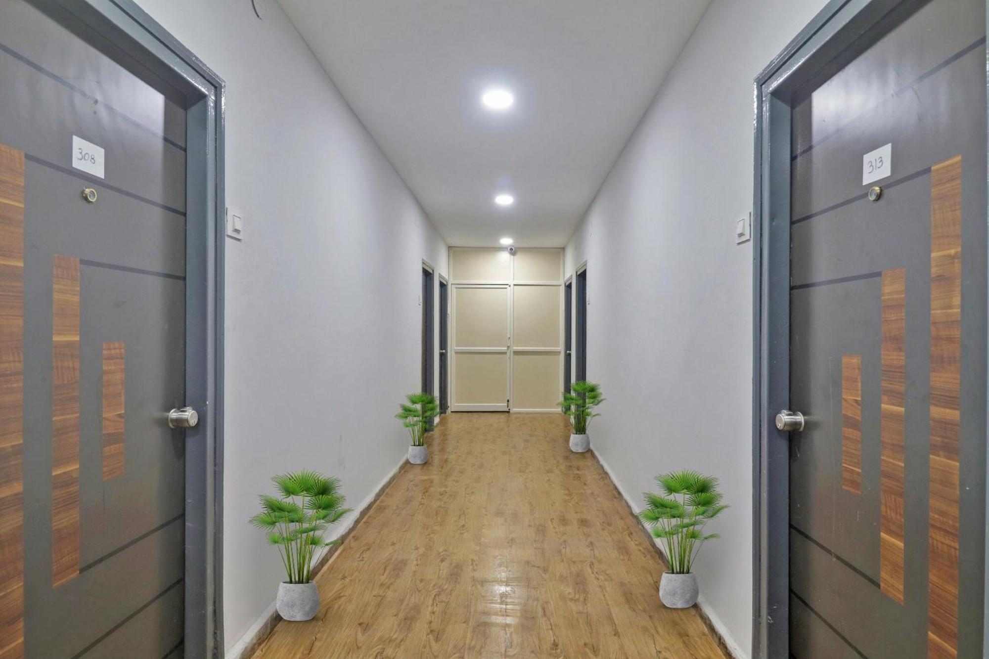 Townhouse S Continental Hotel ไฮเดอราบัด ภายนอก รูปภาพ