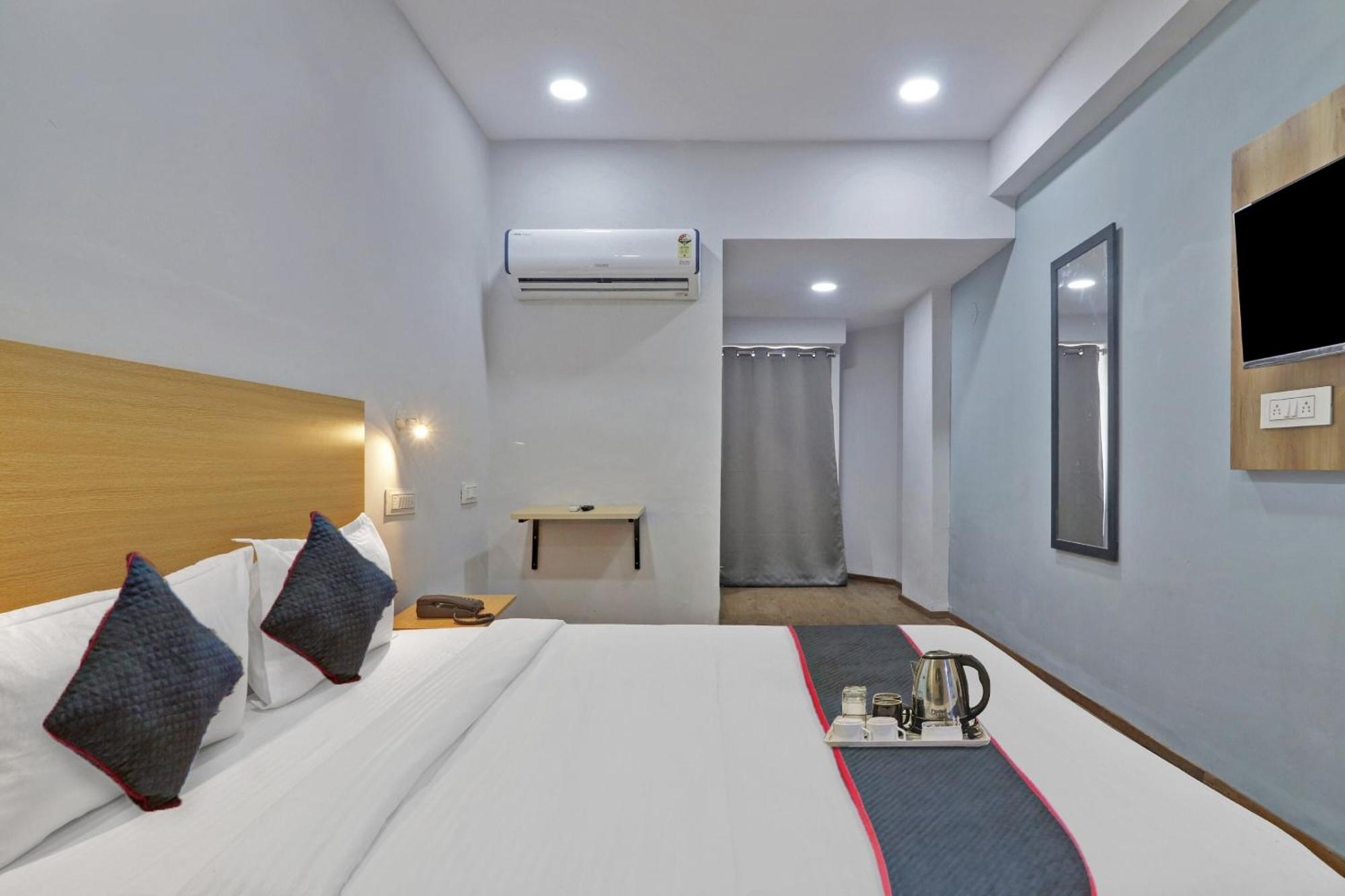 Townhouse S Continental Hotel ไฮเดอราบัด ภายนอก รูปภาพ